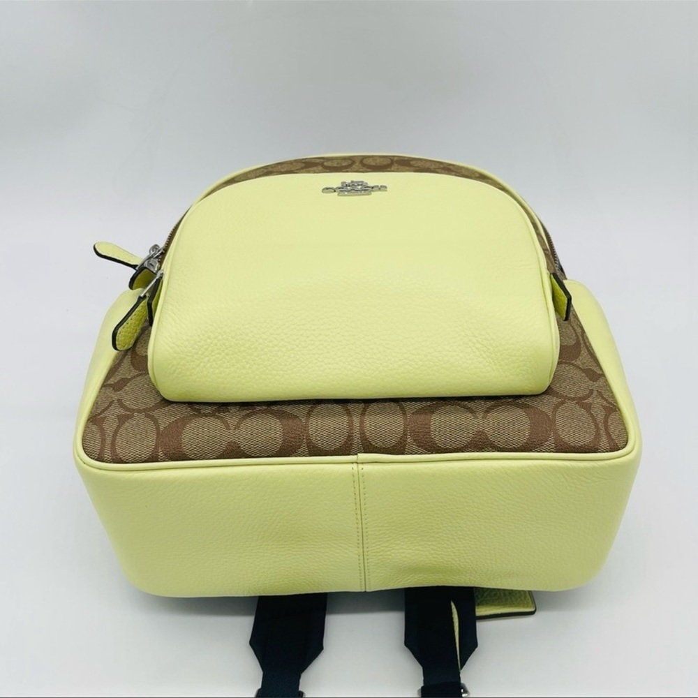Coach Court Backpack in Signature Canvas - Picture 2 of 12
